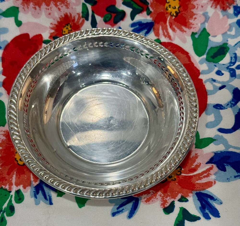 Wallace Sterling Silver Pierced Border Serving Bowl